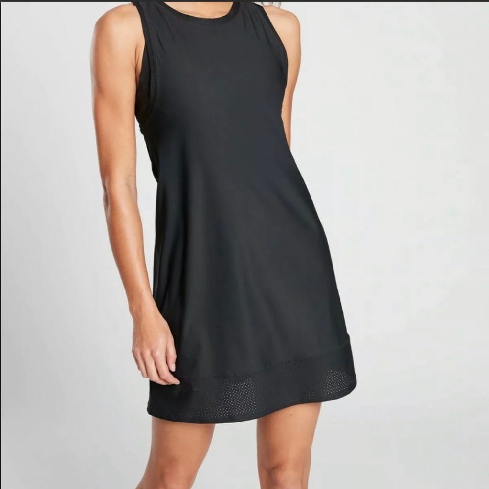 Athleta Pacific II Dress in Black. Size Medium petite.